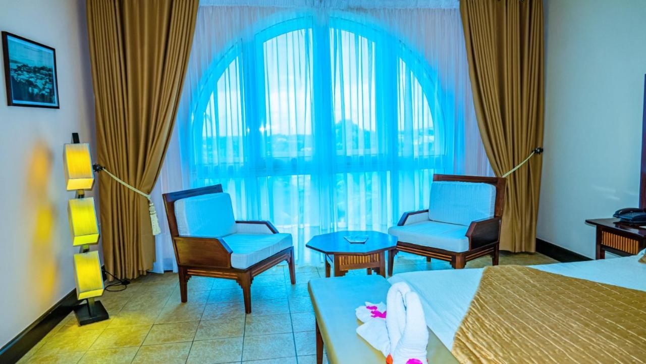 Le Grand Hotel Diego Antsiranana ภายนอก รูปภาพ