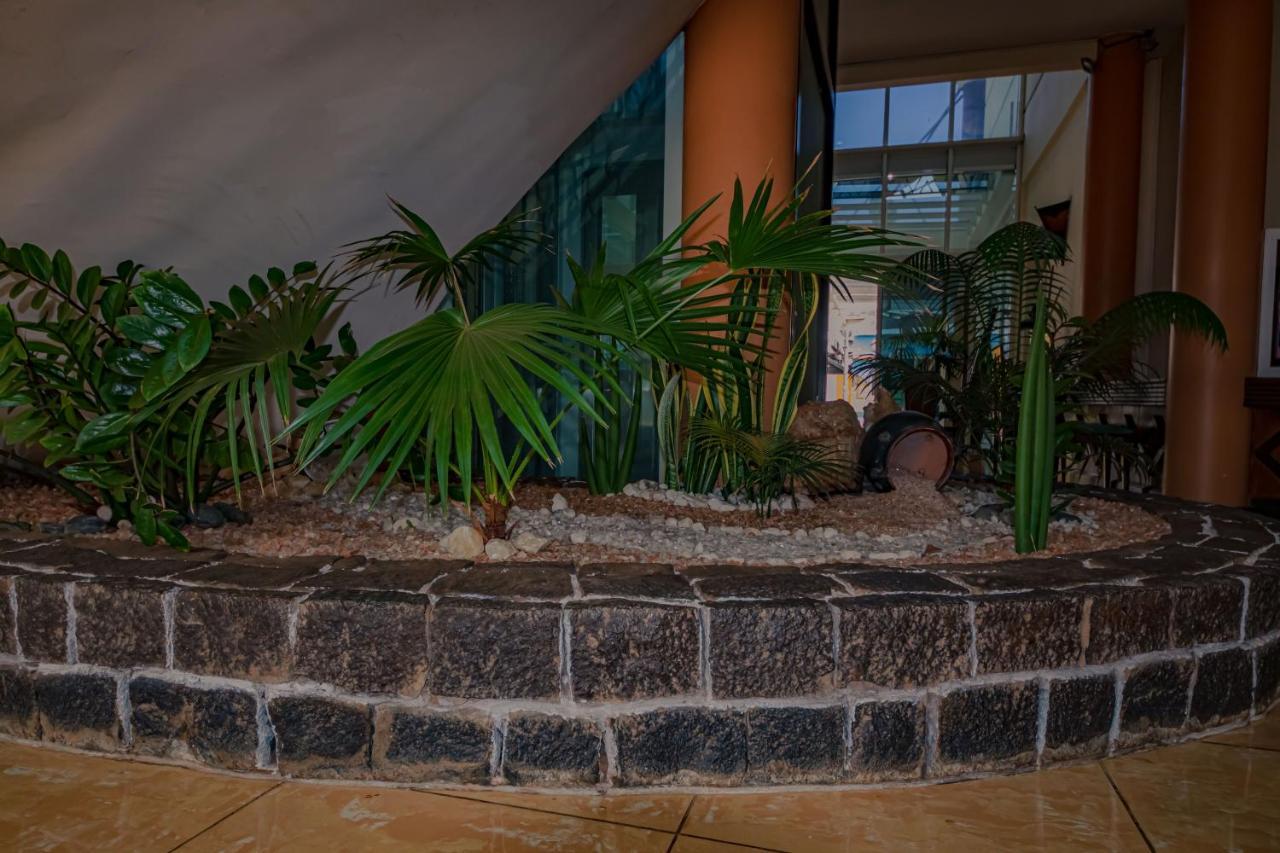 Le Grand Hotel Diego Antsiranana ภายนอก รูปภาพ