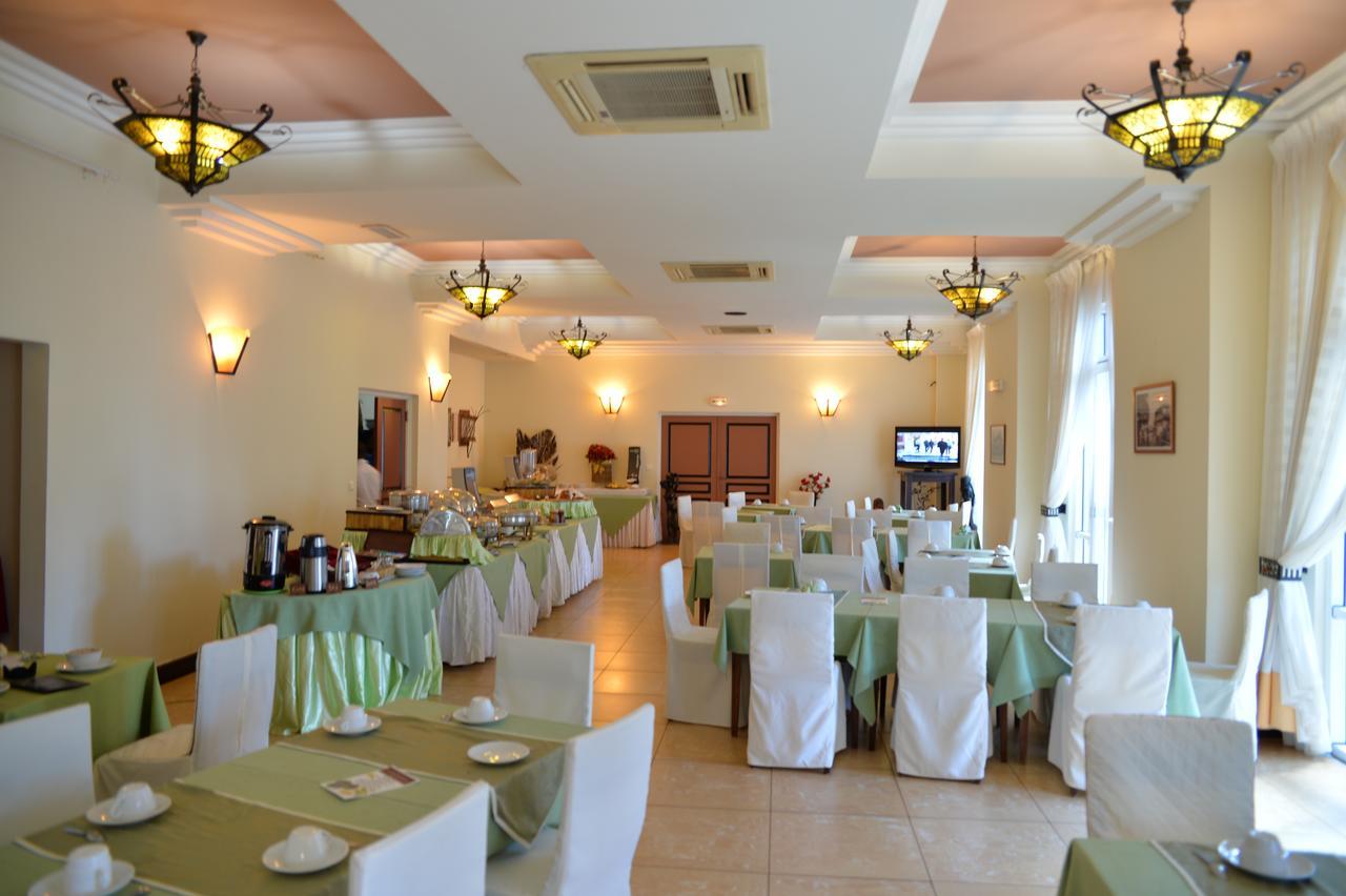 Le Grand Hotel Diego Antsiranana ภายนอก รูปภาพ