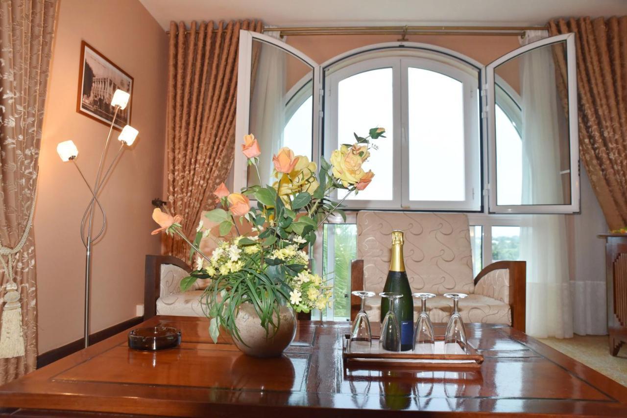 Le Grand Hotel Diego Antsiranana ภายนอก รูปภาพ